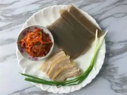 Make Spicy cabbage step 0