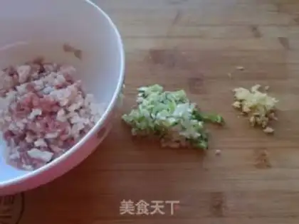 Make Butter meat buns step 1