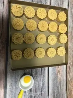 Make A wide moon cake step 10