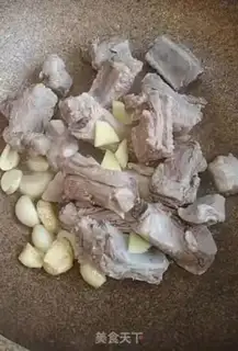 Make Three-juice chicken wing ribs step 5
