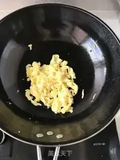 Make Celery fried eggs step 1