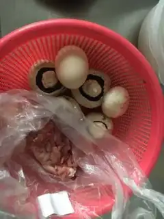 Make Mushroom skinny broth step 0