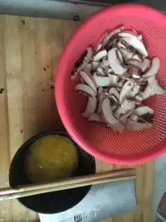 Make Mushroom skinny broth step 1