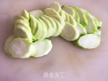 Make Tomato melon soup step 1