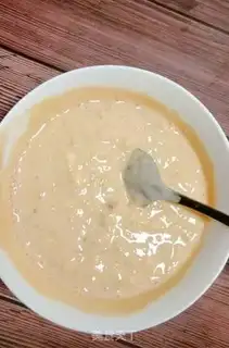 Make Banana yogurt pie step 2