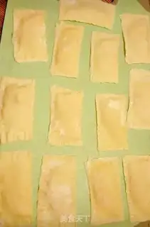 Make Banana yogurt pie step 5