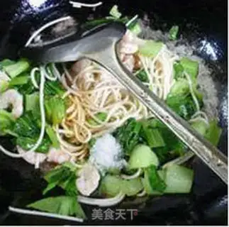 Make Shrimp noodles step 9