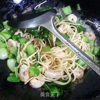 Make Shrimp noodles step 10