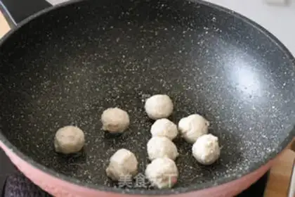 Make Meatball tofu pot step 5