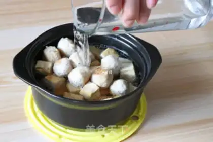 Make Meatball tofu pot step 7