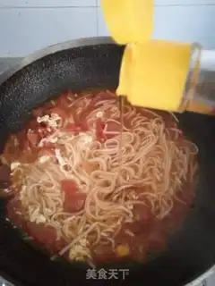 Make Tomato egg noodles step 12