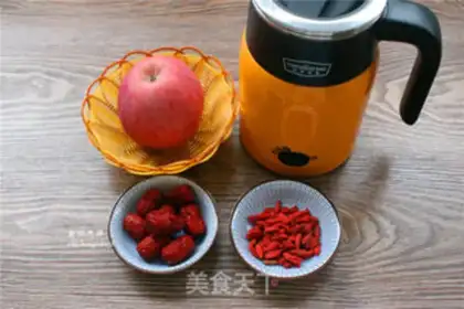 Make Apple date tea step 0