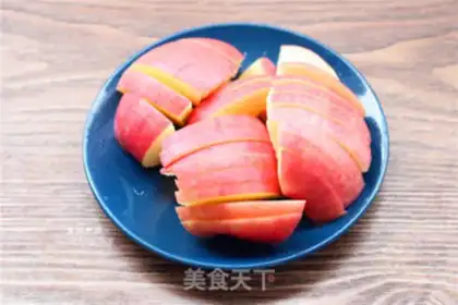 Make Apple date tea step 2