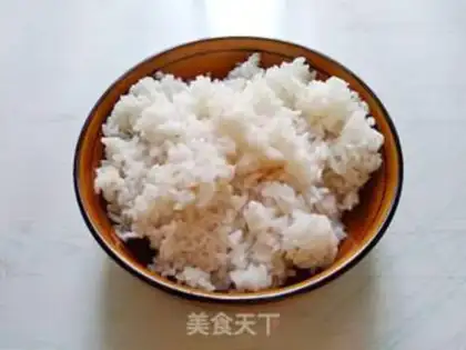 Make Eggs and rice step 0
