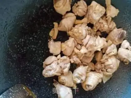 Make Yellow chicken step 4