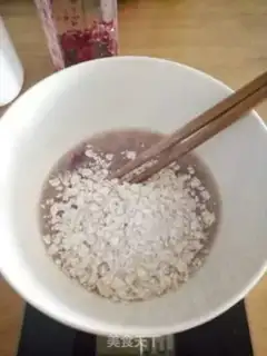 Make Rose oatmeal step 2