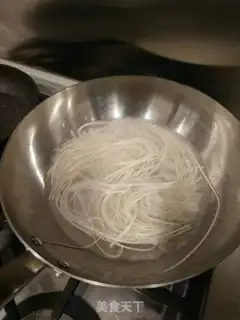 Make Godmother mixed noodles step 0