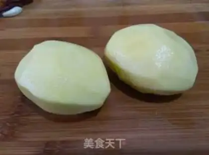 Make Spicy potatoes step 1