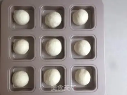 Make Coconut cream bread step 4