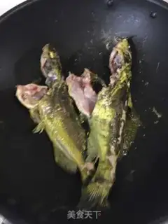 Make A pot of fresh seafood step 2