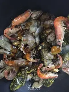 Make A pot of fresh seafood step 6