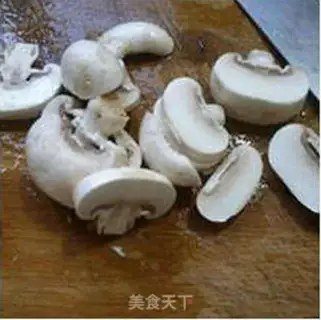 Make Squeeze mushrooms and fried beans step 4
