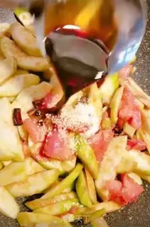 Make Tomato eggs and smelts step 7