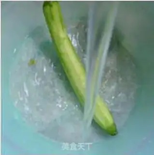 Make Bean petals and melons step 4