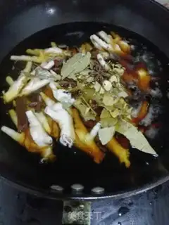 Make Chicken claws in the dry pan step 0