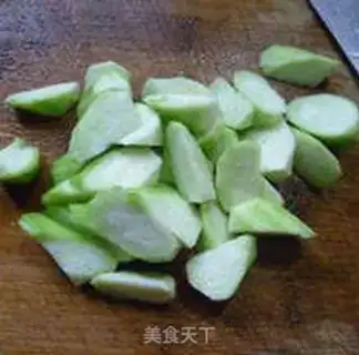 Make Bean petals and melons step 5