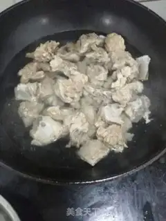 Make Chicken claws in the dry pan step 1