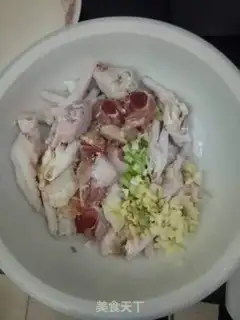 Make Fresh chicken claws step 1