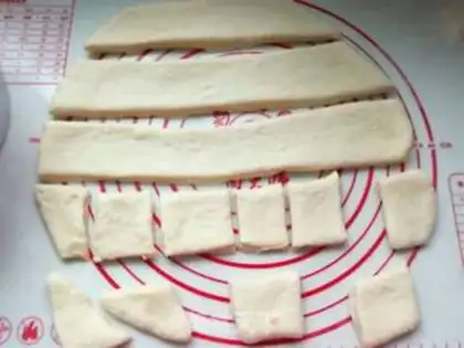 Make A hand tore jam bread step 8