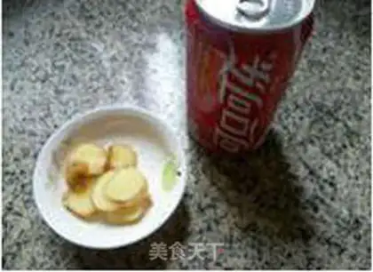 Make Coca-Cola makes the legs step 1