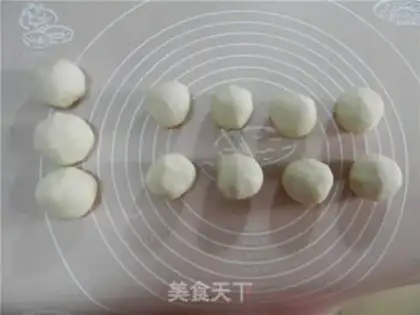 Make Lotus bun step 3