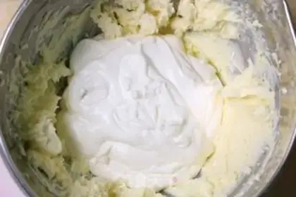 Make Blue velvet cheese puff step 14