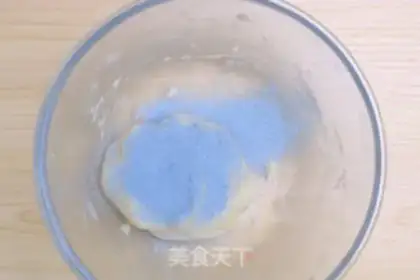 Make Blue velvet cheese puff step 15