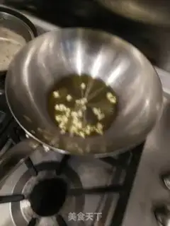 Make Clear the red potato leaves step 1
