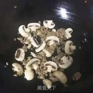 Make Meat and mushroom soup step 4