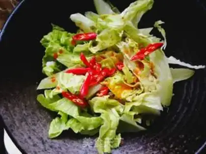 Make Hand-picked pie and lettuce step 4