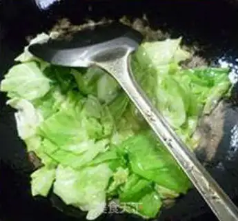 Make Egg-dried cabbage step 4