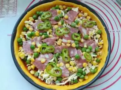 Make Pumpkin garden pizza step 16