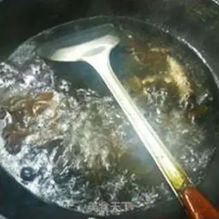 Make Black Muer
