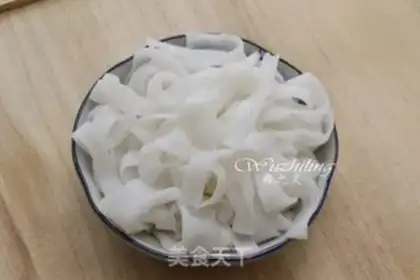 Make Scrambled sprouts step 1