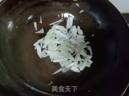 Make Onion fried eggs step 4
