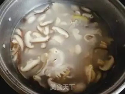 Make Chicken soup with mushrooms step 5