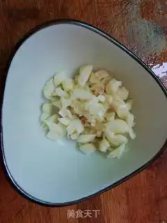 Make Garlic cabbage step 1