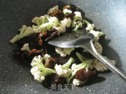 Make Black-moleved cabbage step 1