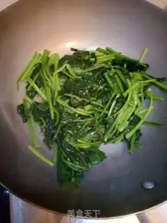 Make A spinach fried fan step 2