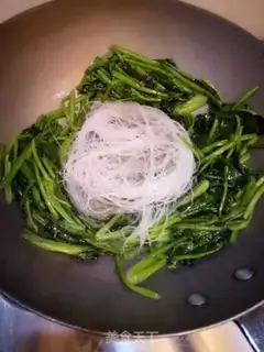 Make A spinach fried fan step 3
